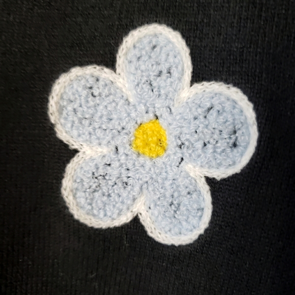 Crewneck Pullover Sweater with Colorful Embroidered Daisy Flowers - Picture 11 of 13